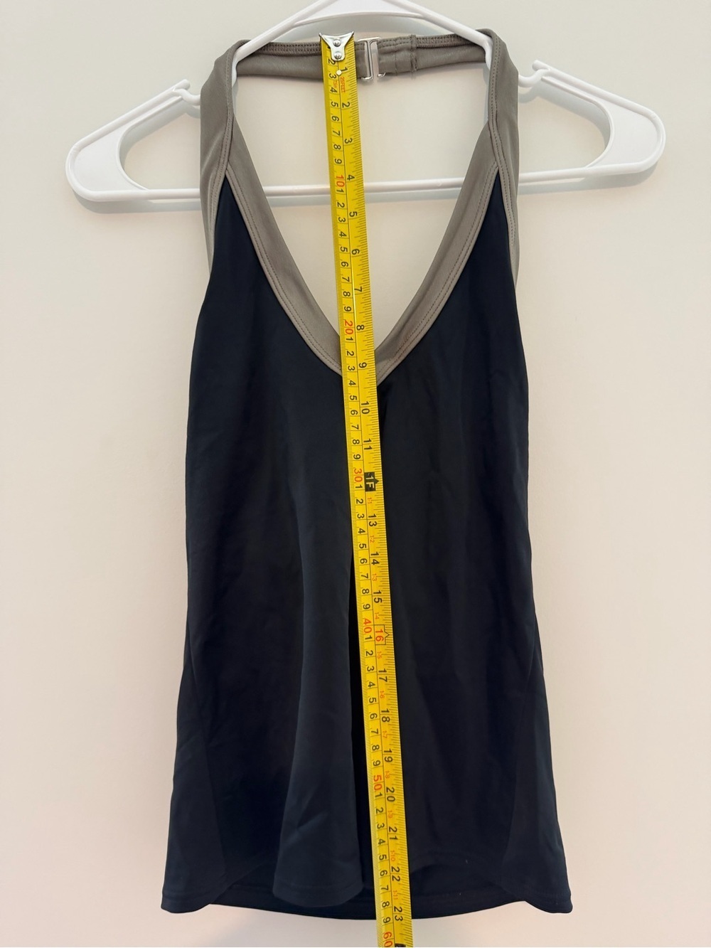 Victoria’s Secret Halter Workout Tank Top Women’s Medium - Picture 7 of 8